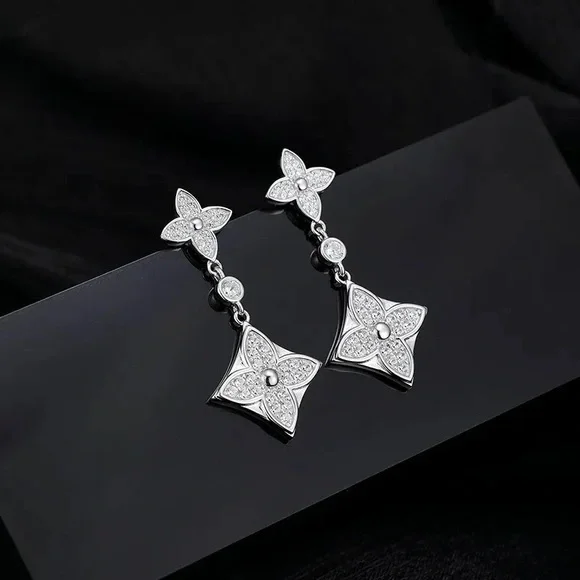 Elegant Sterling Silver Drop Earrings - Picture 4 of 4